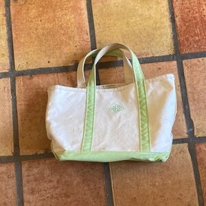 Everyday Style thrashed LL bean boat tote. Medium short handles.